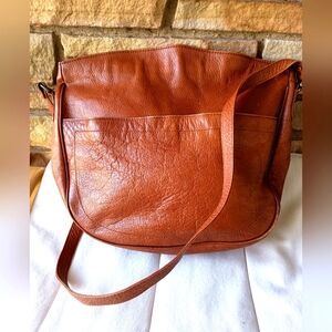 Vintage Beautiful Brown Leather Shoulder/Crossbody Bag